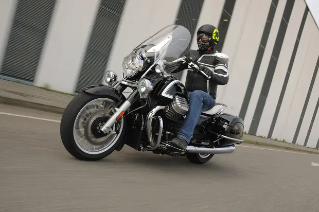 Prova Moto Guzzi California 1400 Touring 2013