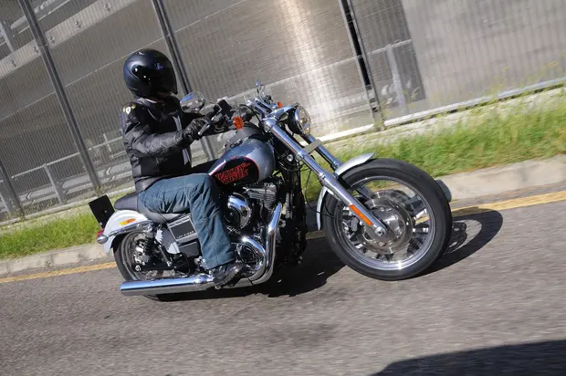 Prova Harley-Davidson Dyna Low Rider 2015