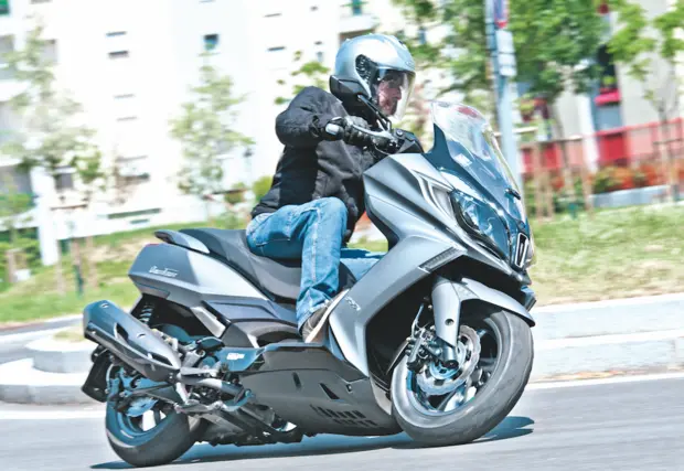 Prova Kymco Downtown 350i 2015