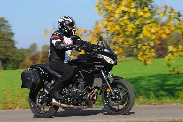 Prova Yamaha Tracer 700 2017