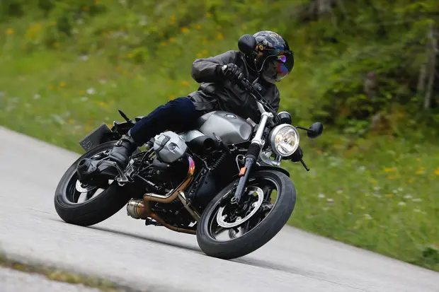 Prova BMW R nineT Scrambler 2017