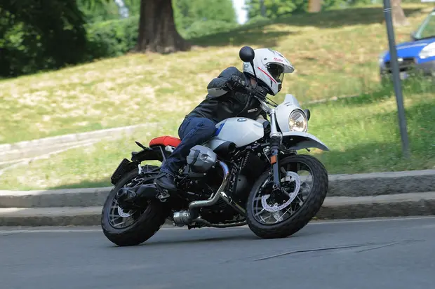 Prova BMW R nineT Urban G/S 2017