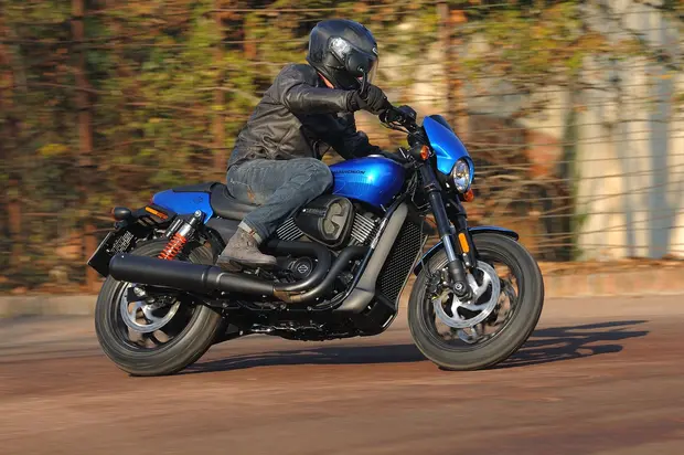 Prova Harley-Davidson Street Rod 750 2018