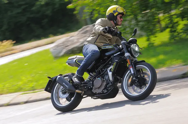 Prova Husqvarna Svartpilen 401 2018