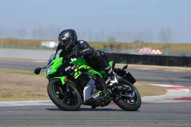 Prova Kawasaki Ninja 125 2019