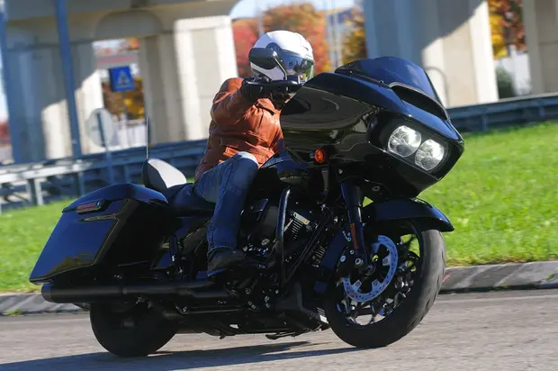 Prova Harley-Davidson CVO Road Glide  2021