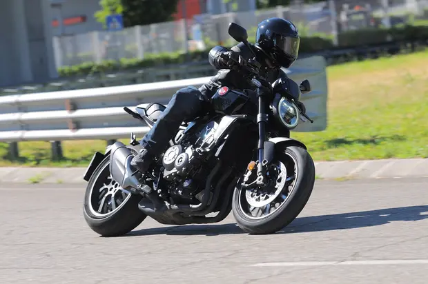 Prova Honda CB 1000 R Black Edition 2021