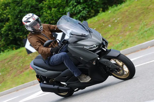 Prova Yamaha Xmax 300 2021