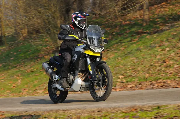 Prova Aprilia Tuareg 660 2022