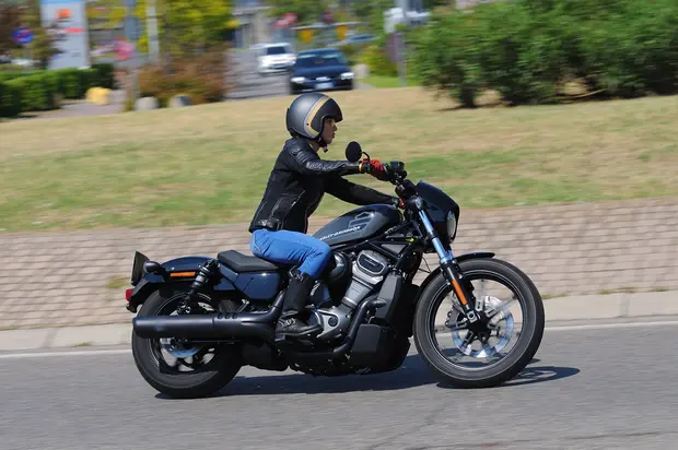 Prova Harley-Davidson Nightster 2023