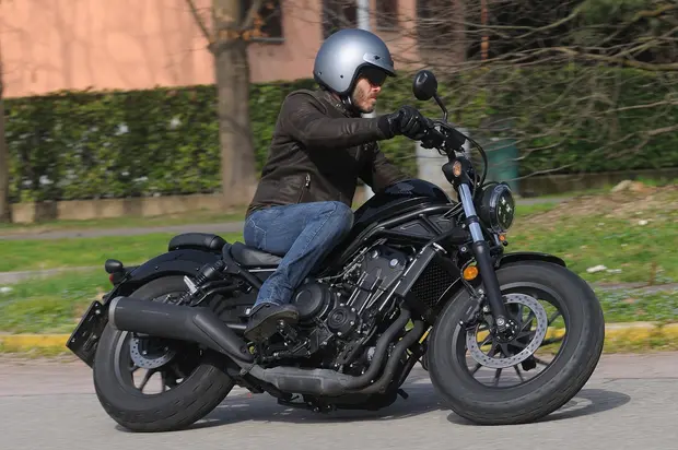 Prova Honda CMX 500 Rebel 2021