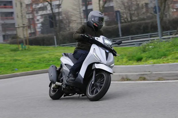 Prova Piaggio Beverly 200 2001-2004