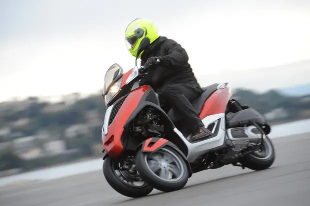 Prova Piaggio MP3 300 Yourban ERL 2011