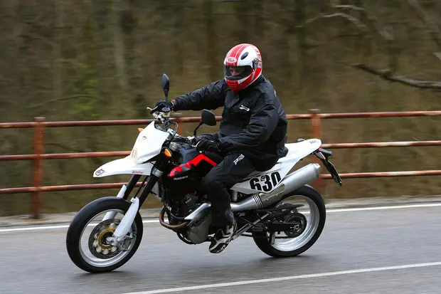 Prova Husqvarna SM 630 SMS 630 2011