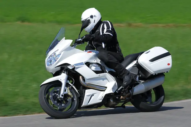 Prova Moto Guzzi Norge 1200 GT 8V 2011