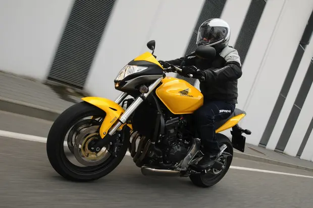 Prova Honda Hornet 600 ABS