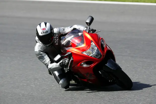 Prova Suzuki GSX 1300 R Hayabusa 2008