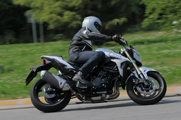 Prova Suzuki GSR 750 2011