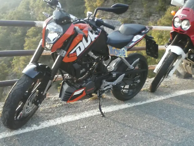 Prova KTM Duke 125/200 125 2013