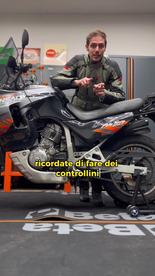 La primavera è alle porte: ecco quali sono i controlli da fare alla vostra moto prima di rimetterla in strada (se l’avete fermata per l’inverno) . .