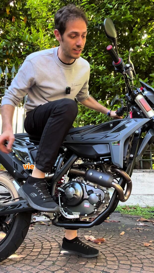 Cos’è la frenata combinata (CBS) che è obbligatoria su moto e scooter 125?  . . .