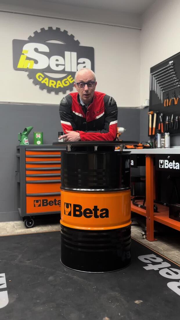 Troppo olio motore nella moto: cosa succede? . . .