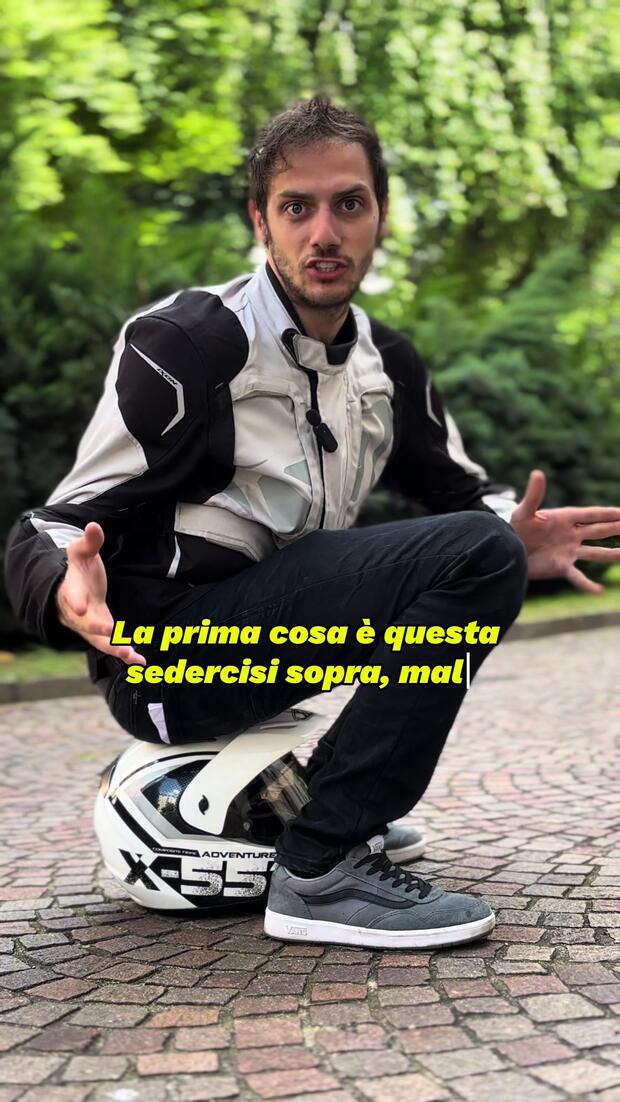 Casco da moto: cosa non fare . . .