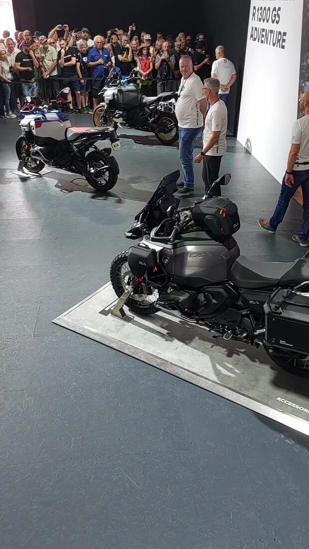 Hype pazzesco per la BMW R 1300 GS Adventure a Garmisch  . . .