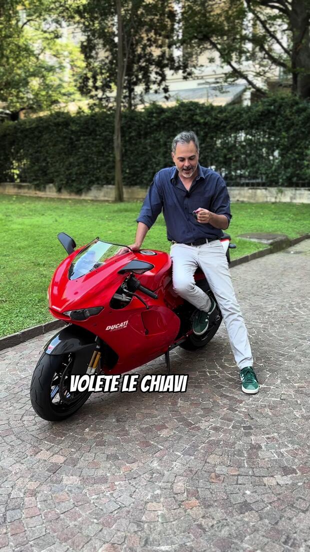 L’incredibile Ducati Desmosedici RR . . .