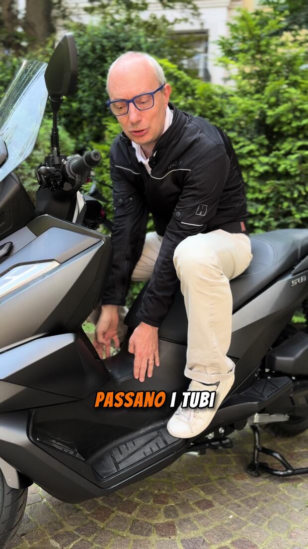 Cos’è e a cosa serve il tunnel centrale sugli scooter? . . .