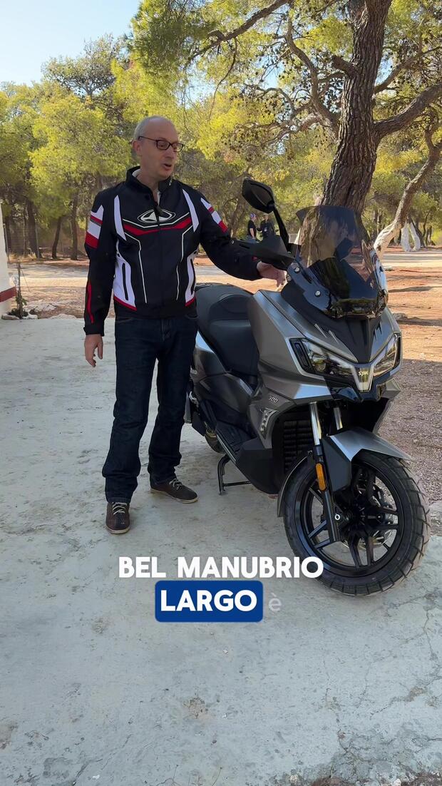 SYM ADX 300, lo scooter crossover ricco e in promozione . . .