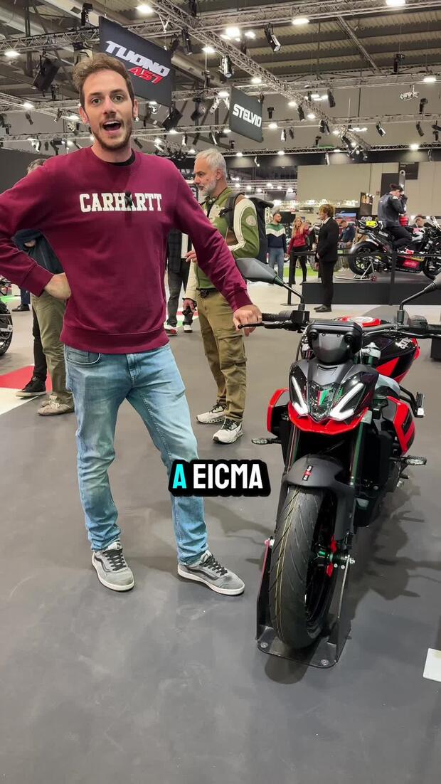 Aprilia Tuono 457! . . .
