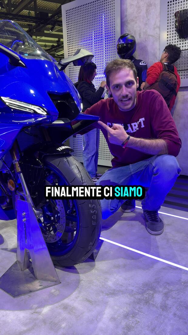 Yamaha R9: eccola! . . .