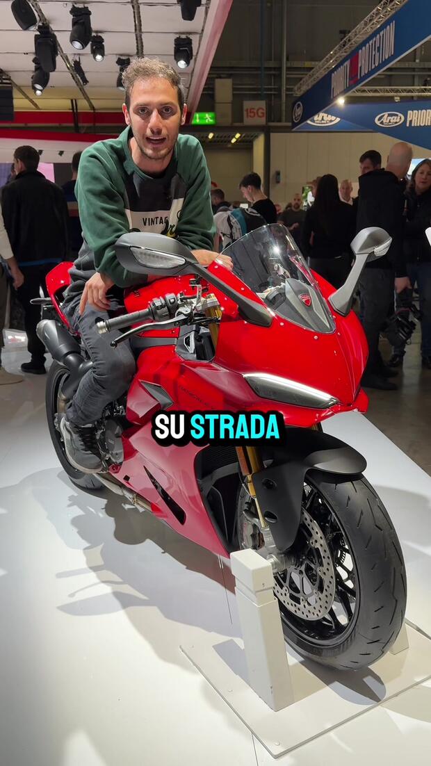 Ducati Panigale V2 890 . . .