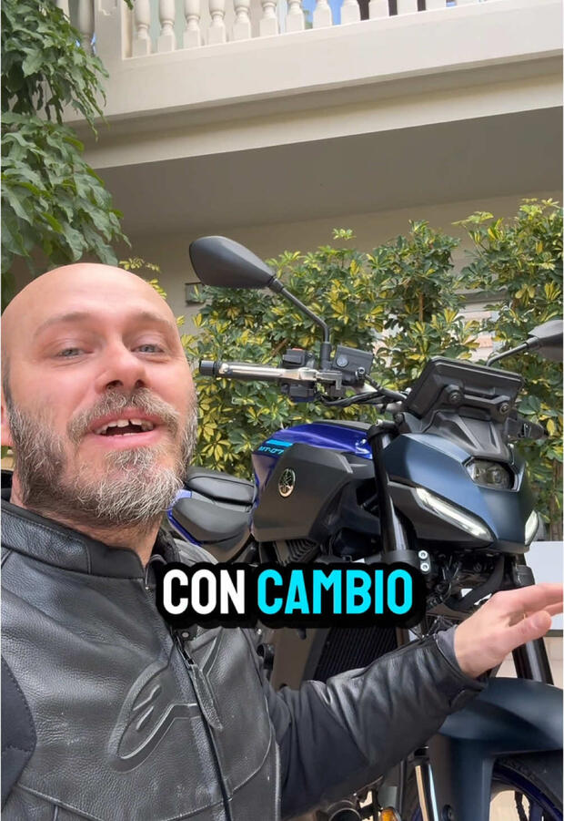Yamaha MT-07 con cambio automatico Y-AMT! . . .