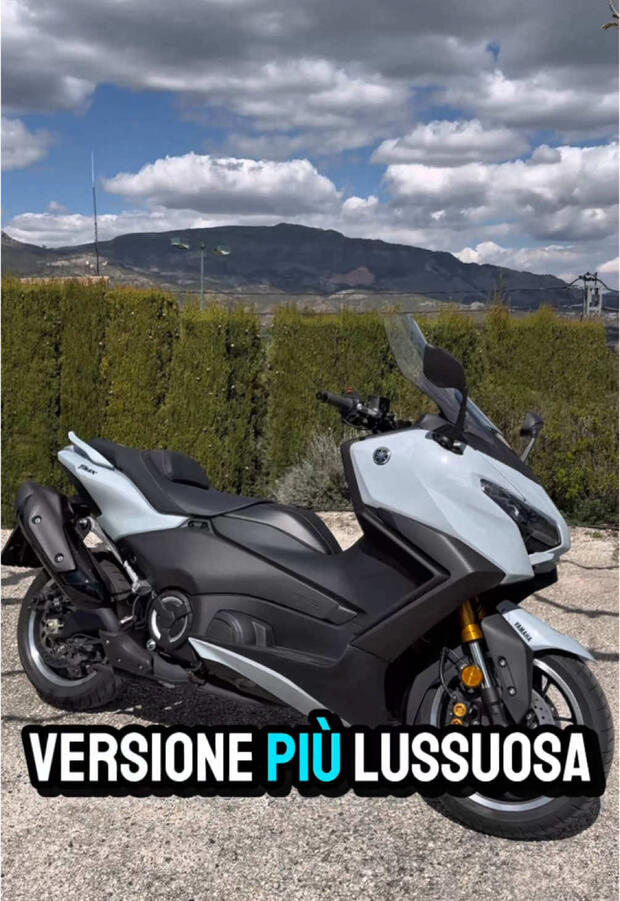 Yamaha TMax 2025: lo abbiamo provato! . . .