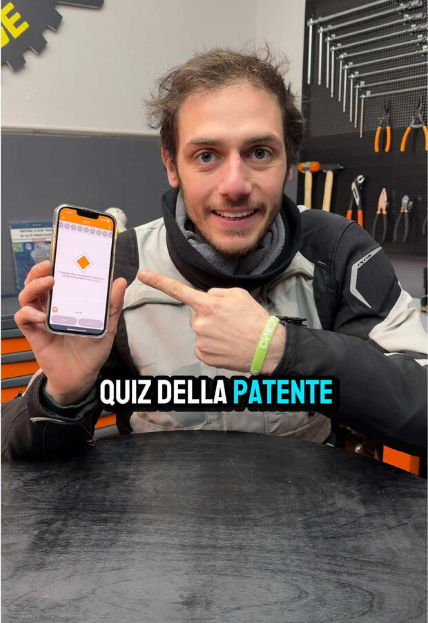 Quiz della patente: parliamo di precedenze! . . .