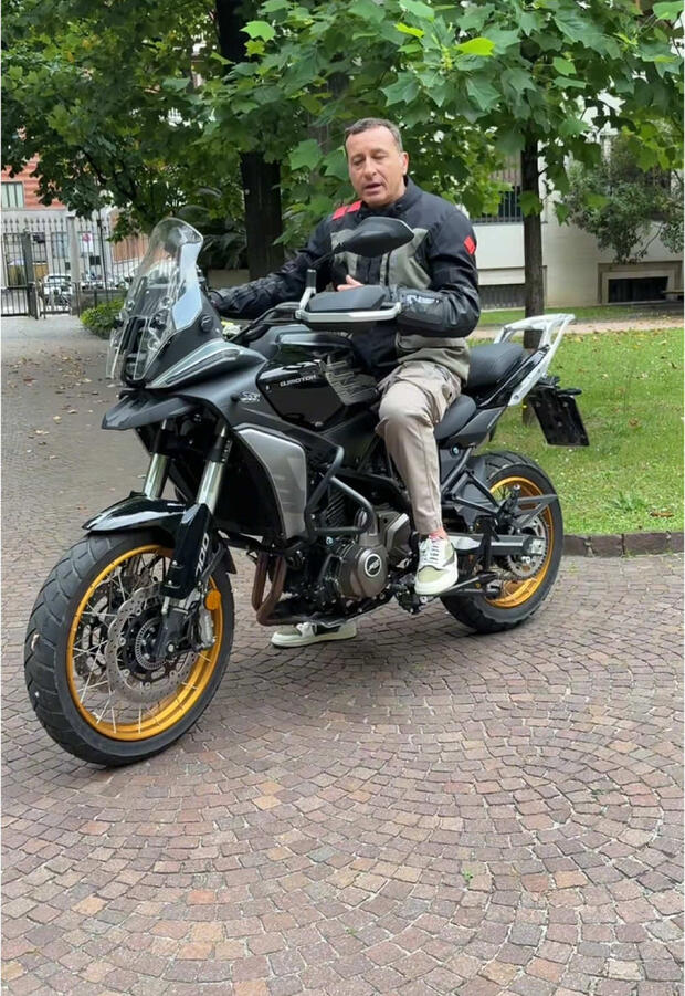 QJ Motor SRT 700 . . .