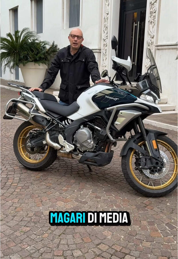 CFmoto 700MT Adv . . .