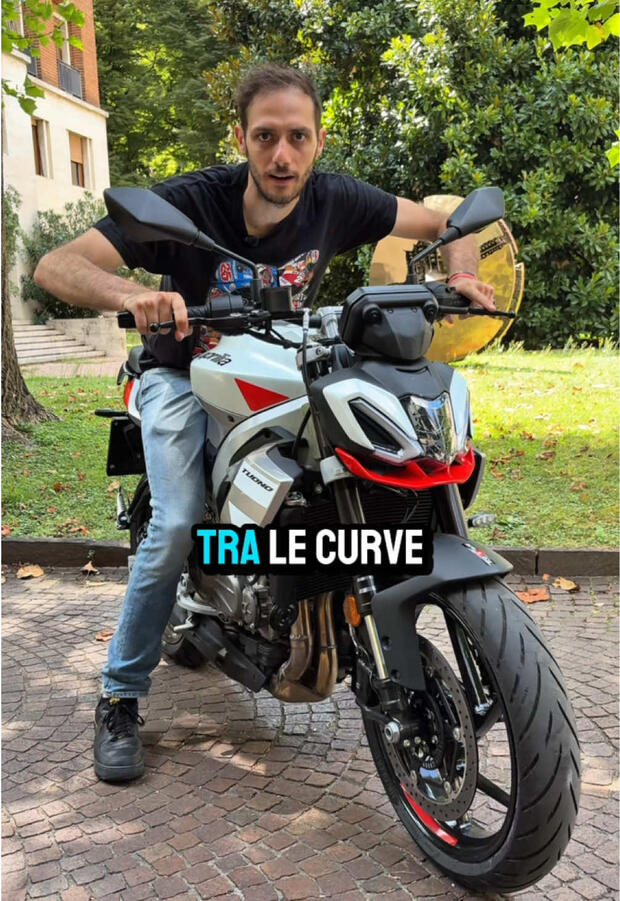 Aprilia Tuono 457! . . .