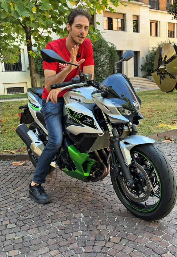 Kawasaki Z7 Hybrid: ecco quanto fa e quanto consuma davvero . . .