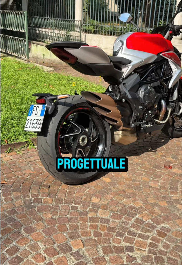 Il forcellone monobraccio: perché è sempre più raro? . . .