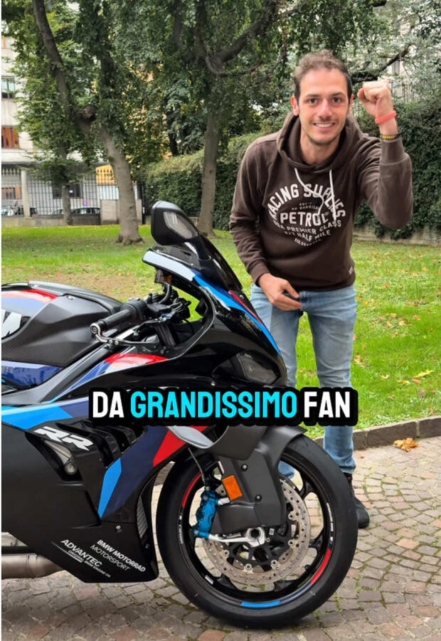 BMW M 1000 RR, la moto campione del mondo SBK con Toprak! . . . ıoğlu
