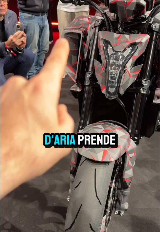 Honda VIIIR, eccola da vicino! . . .