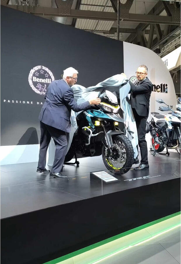 Gli unveiling delle Benelli TRK 902 Xplorer e Stradale . . .