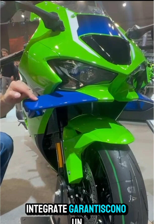 Kawasaki ZX-10R e ZX-10RR . . .