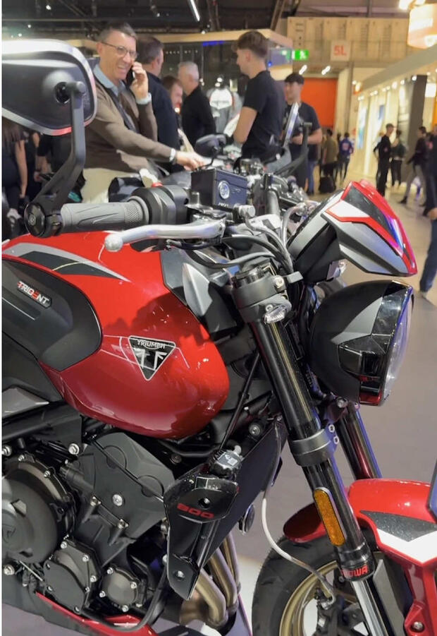 Triumph Trident 800! . . .