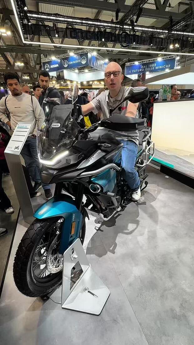 CFMoto 800MT ES . . .