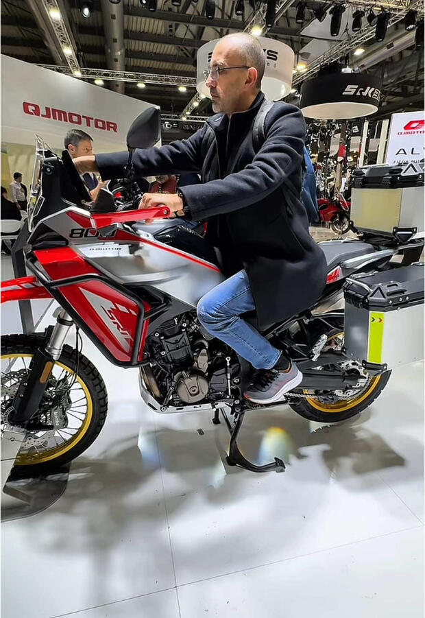 QJ Motor SRT 800 RX . . .