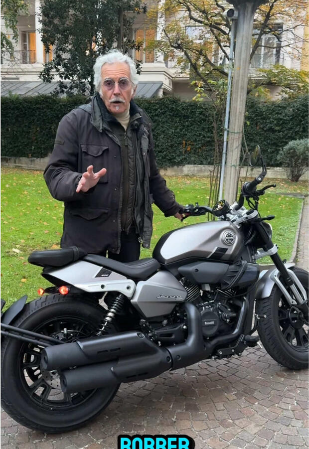 Benelli Leoncino Bobber 400! . . .